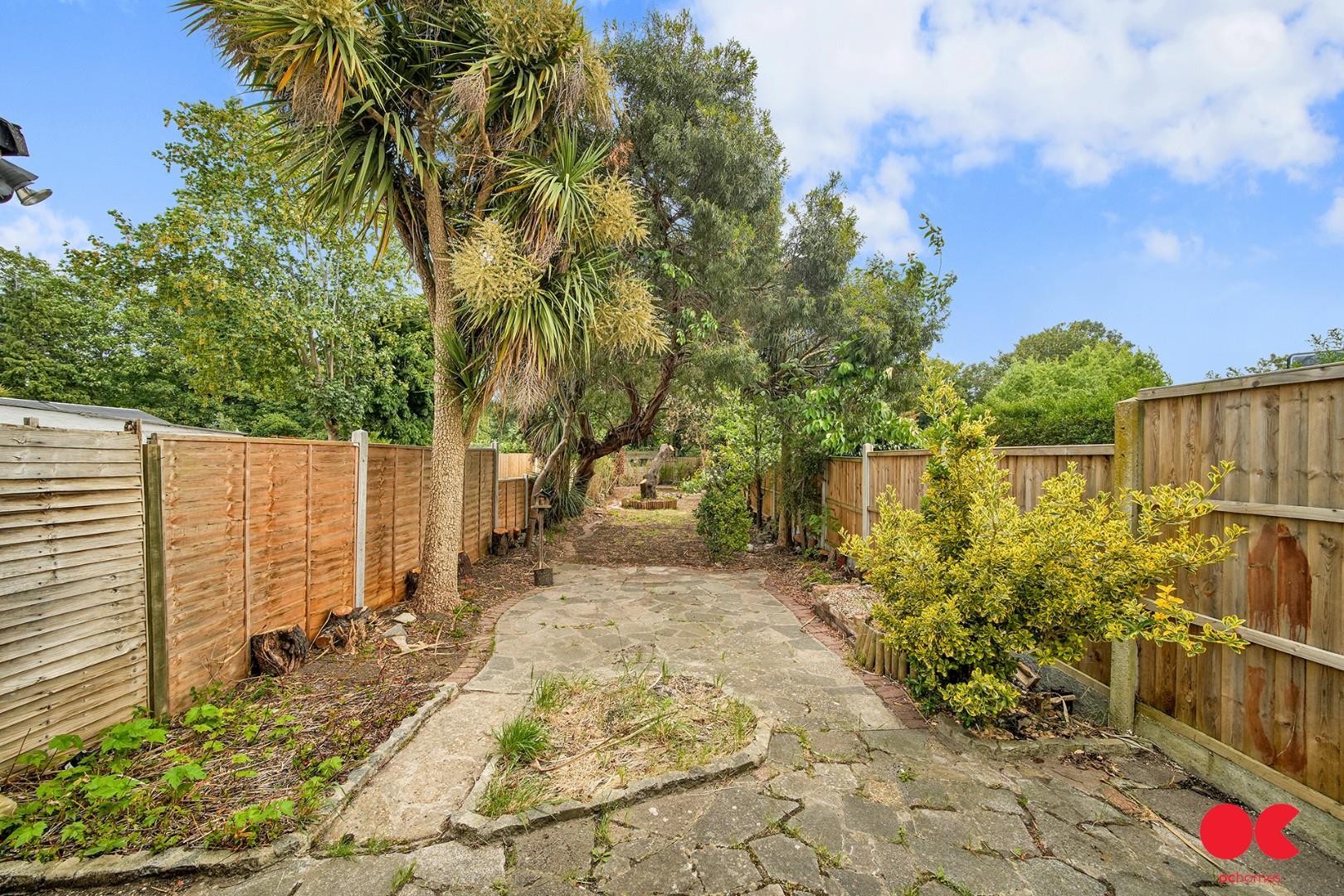 3 bed terraced house to rent in Carlton Road, Gidea Park  - Property Image 15
