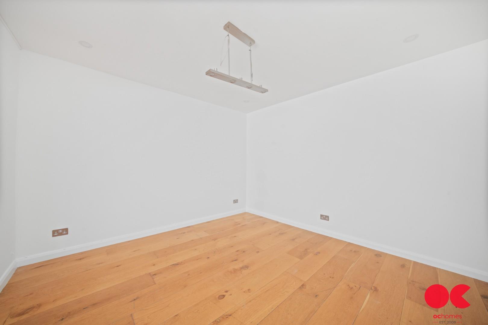 4 bed semi-detached house for sale in Pettits Lane, Romford  - Property Image 13
