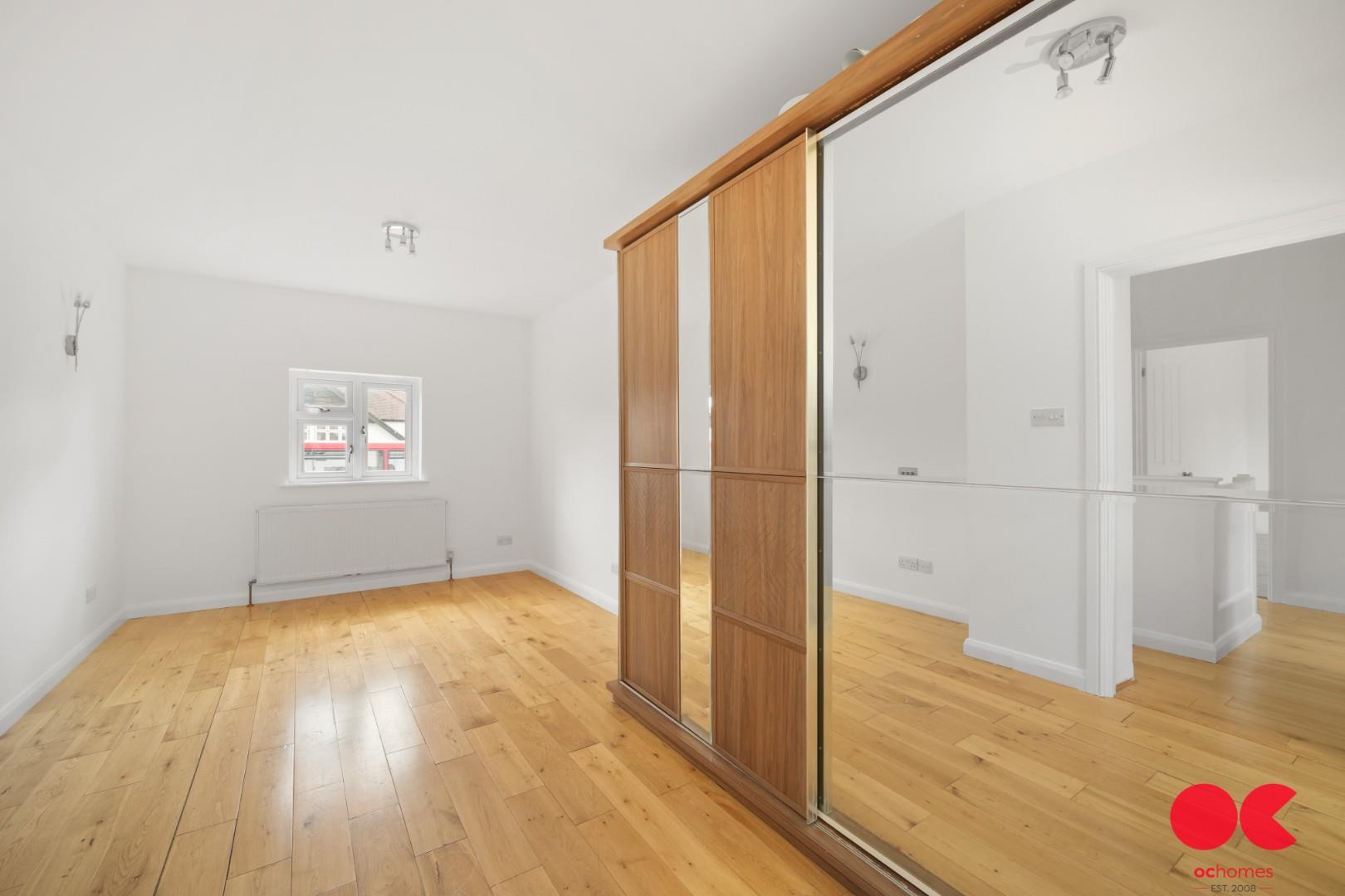 4 bed semi-detached house for sale in Pettits Lane, Romford  - Property Image 36