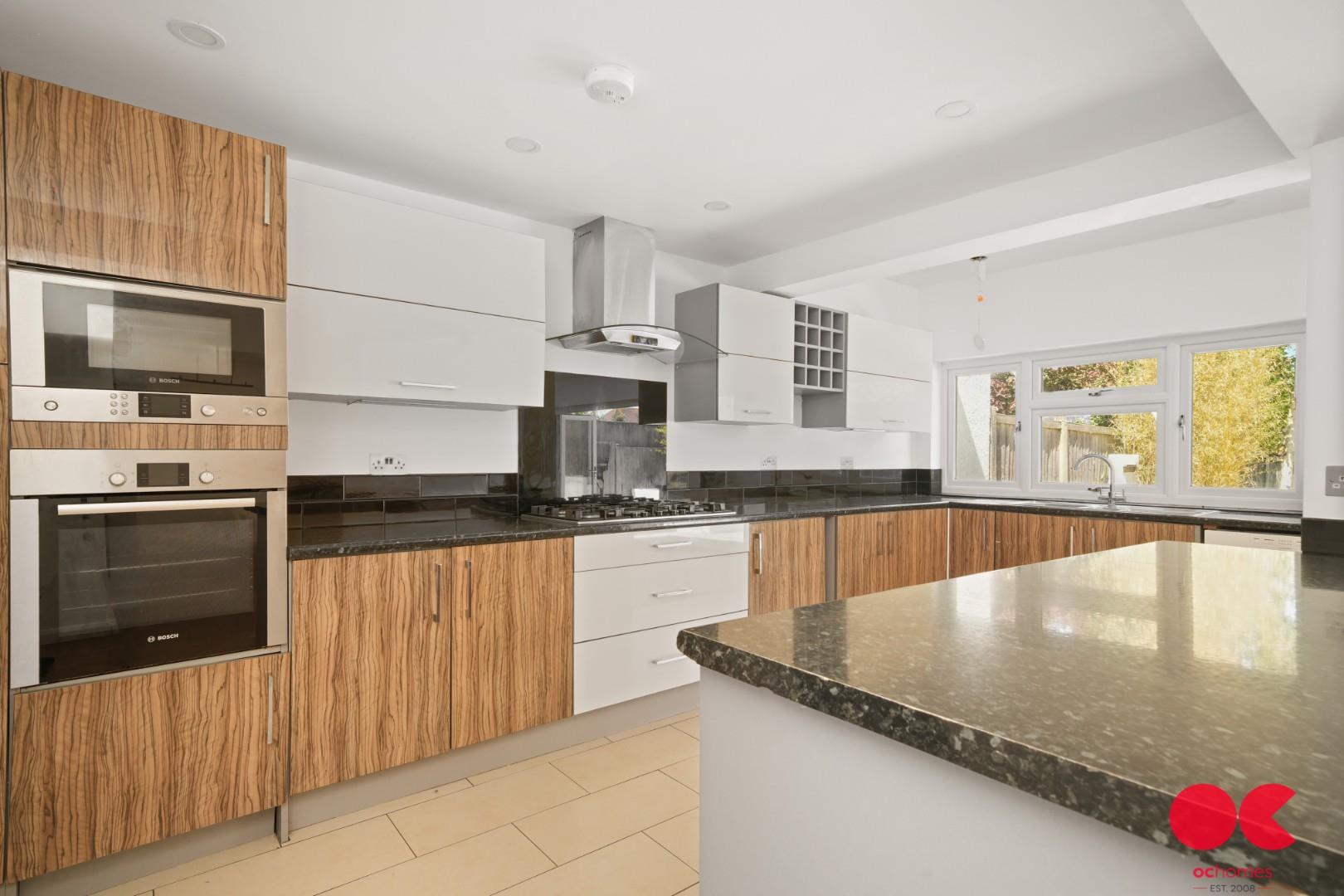 4 bed semi-detached house for sale in Pettits Lane, Romford  - Property Image 3