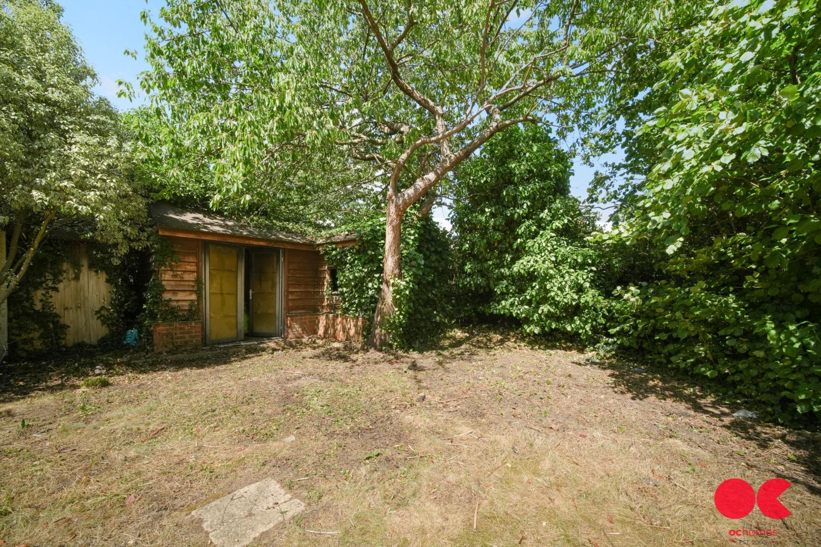 4 bed semi-detached house for sale in Pettits Lane, Romford  - Property Image 25