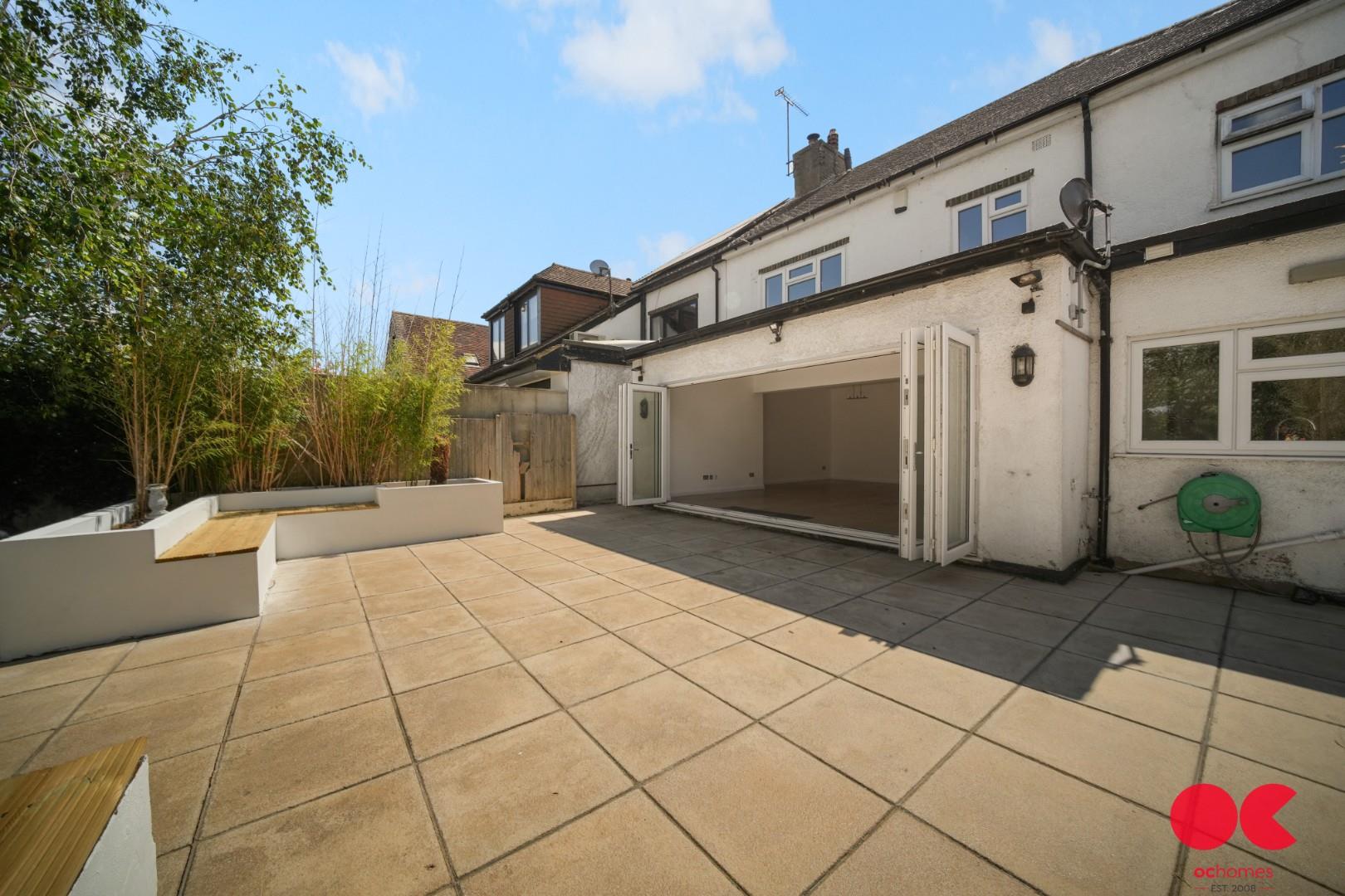 4 bed semi-detached house for sale in Pettits Lane, Romford  - Property Image 26