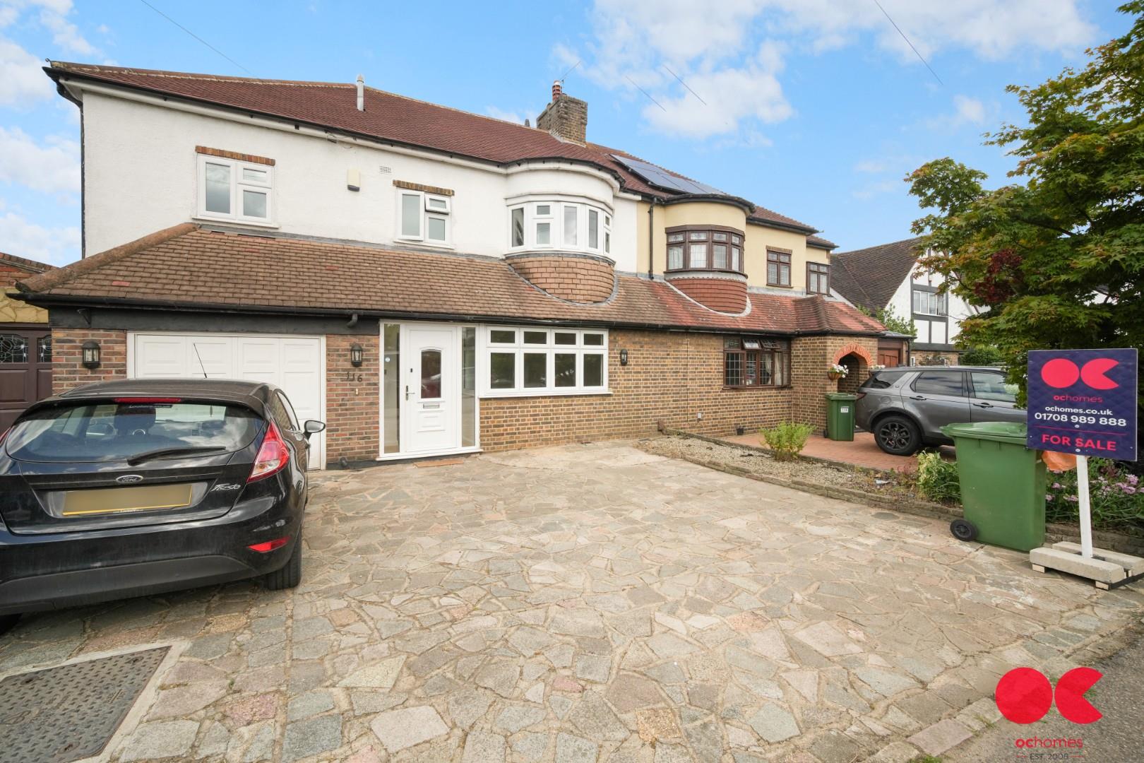 4 bed semi-detached house for sale in Pettits Lane, Romford  - Property Image 39
