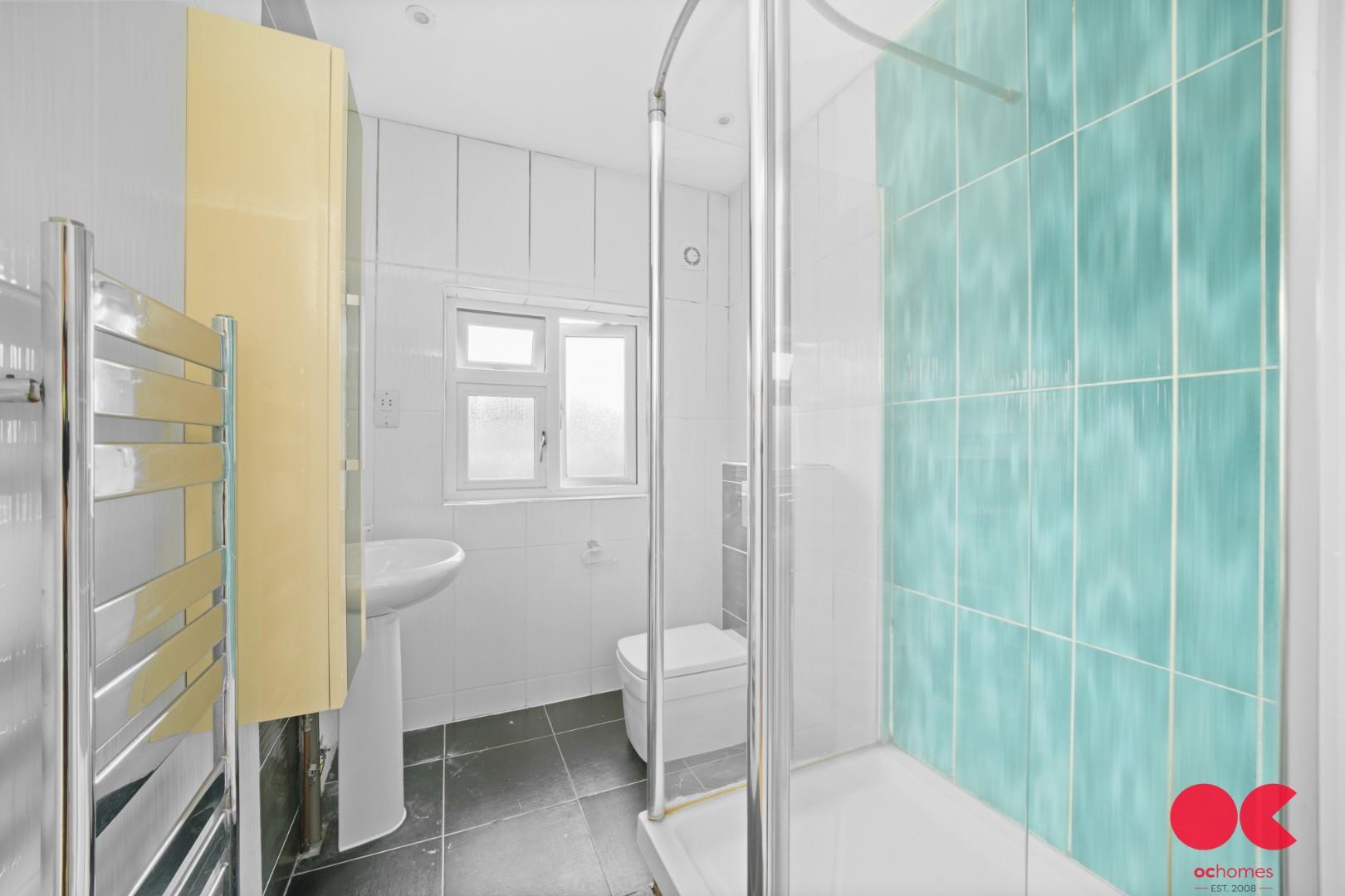 4 bed semi-detached house for sale in Pettits Lane, Romford  - Property Image 17