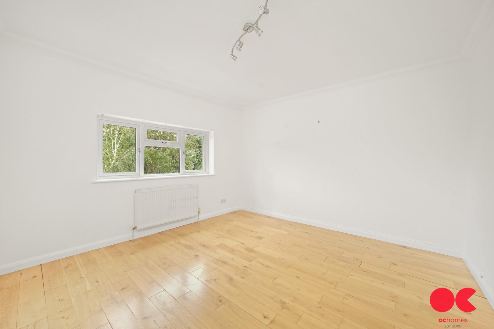 4 bed semi-detached house for sale in Pettits Lane, Romford  - Property Image 22