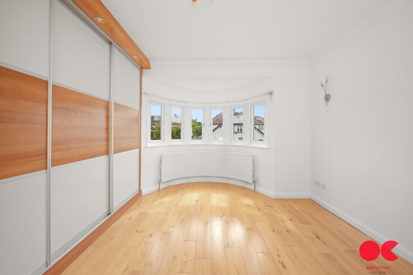 4 bed semi-detached house for sale in Pettits Lane, Romford  - Property Image 30