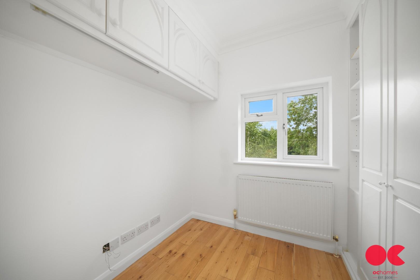 4 bed semi-detached house for sale in Pettits Lane, Romford  - Property Image 32
