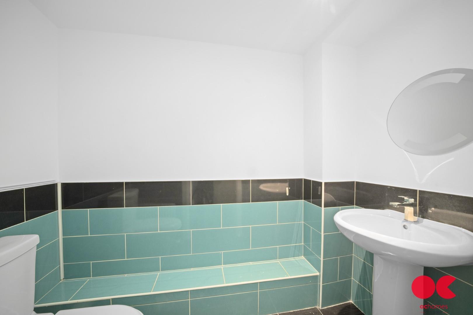 4 bed semi-detached house for sale in Pettits Lane, Romford  - Property Image 14
