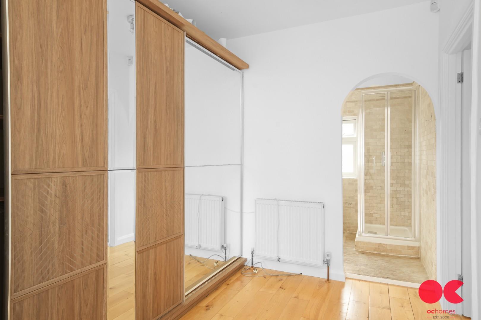 4 bed semi-detached house for sale in Pettits Lane, Romford  - Property Image 37