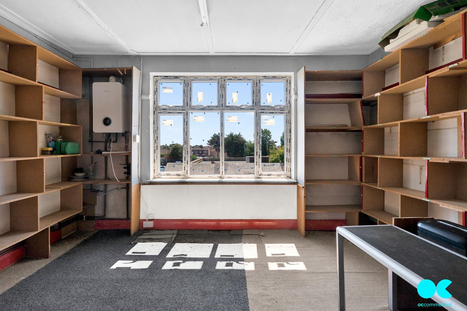 Commercial property to rent in High Street, Hornchurch 9