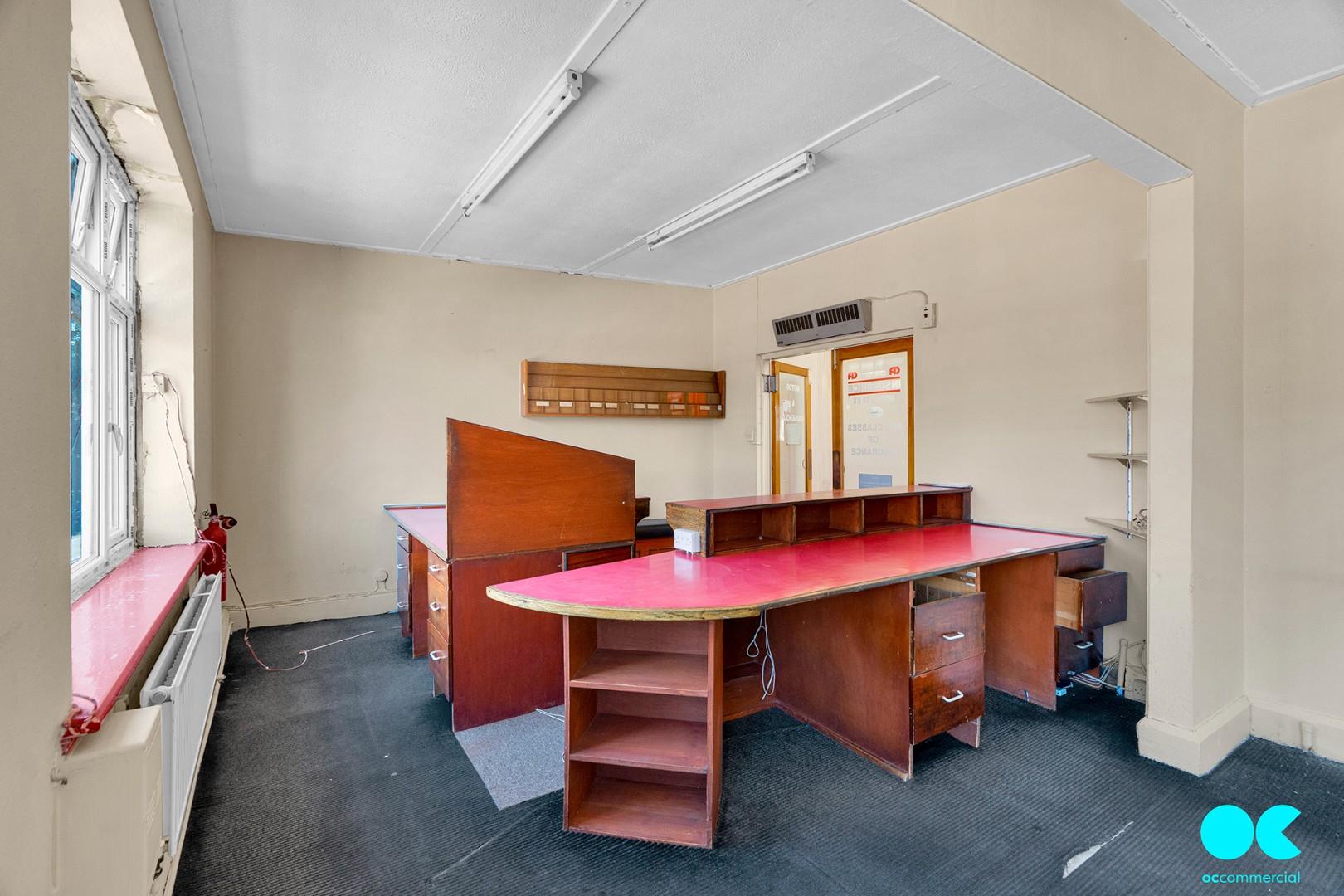 Commercial property to rent in High Street, Hornchurch 6