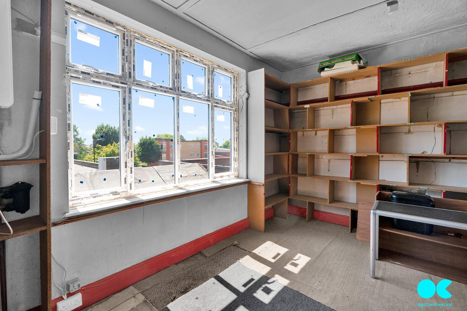 Commercial property to rent in High Street, Hornchurch 10