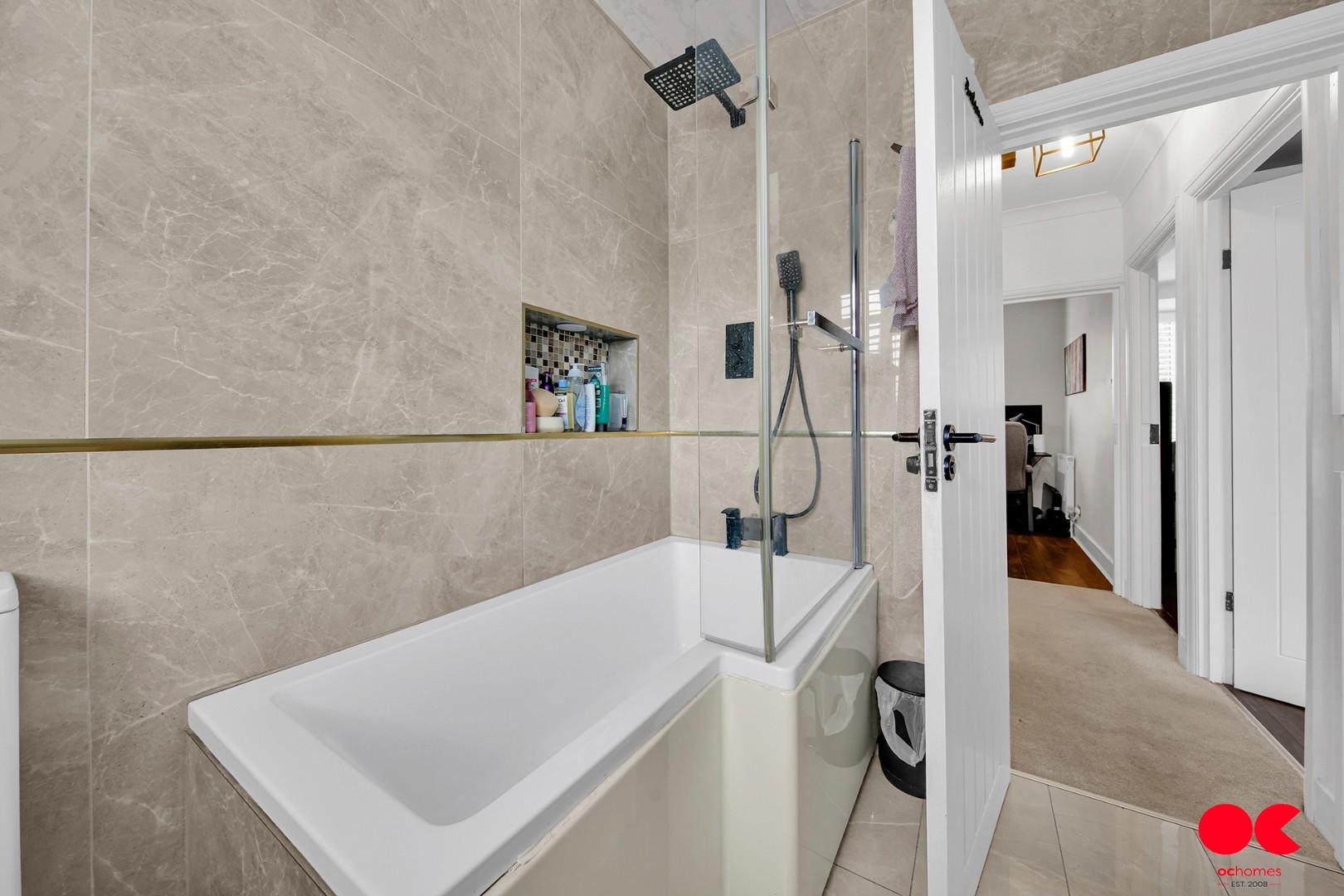 3 bed semi-detached house for sale in Hornchurch Road, Hornchurch  - Property Image 16