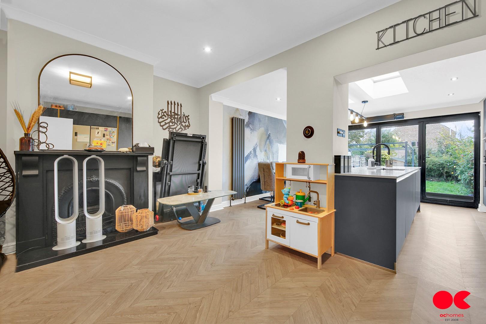 3 bed semi-detached house for sale in Hornchurch Road, Hornchurch  - Property Image 21