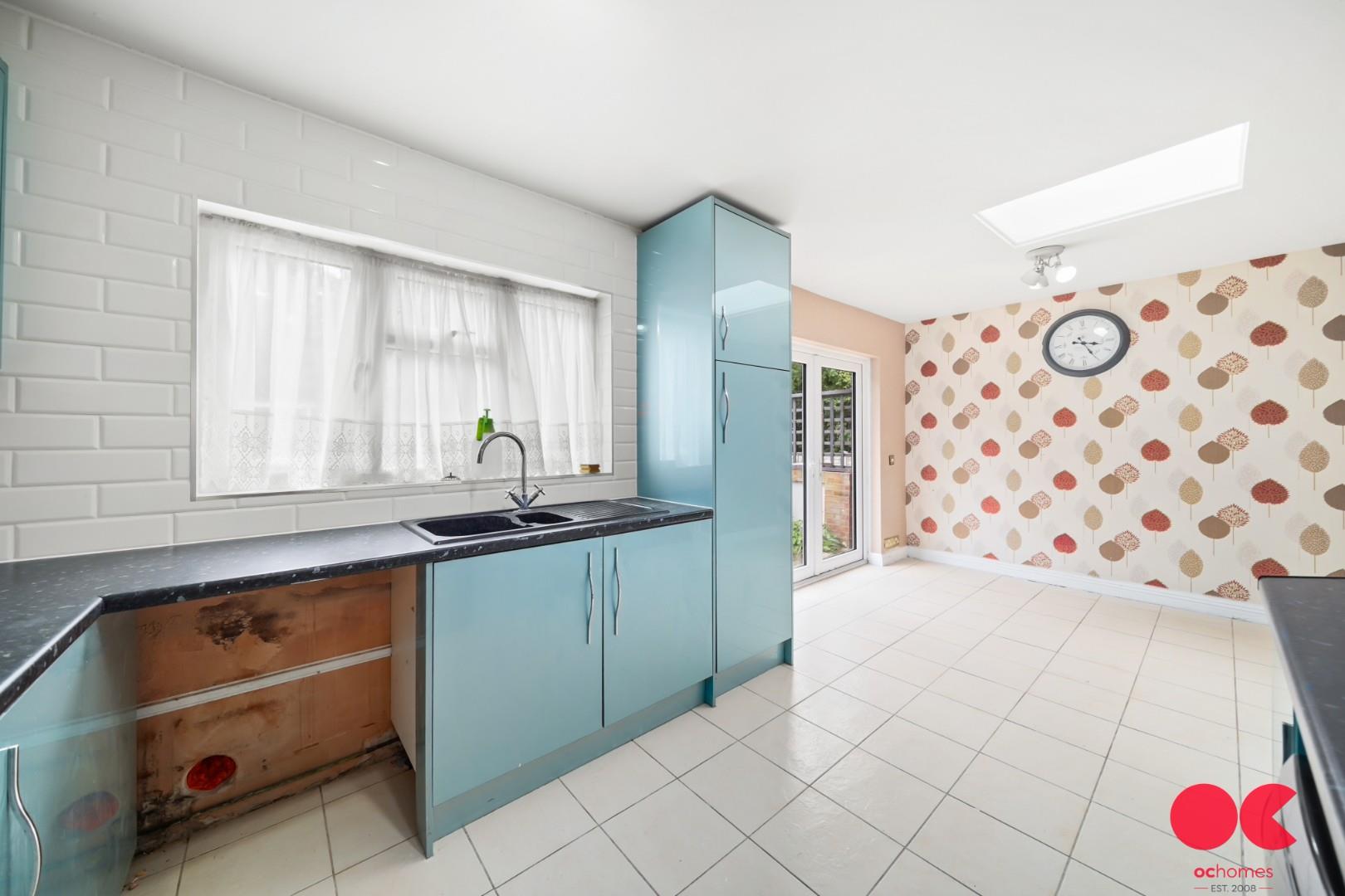 4 bed end of terrace house for sale in Linley Crescent, Romford  - Property Image 11