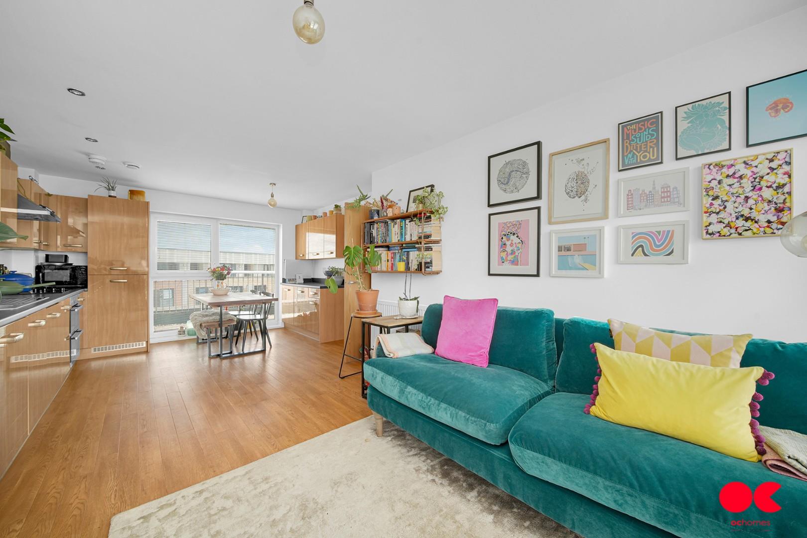 2 bed flat for sale in Maxwell Road, Romford  - Property Image 20