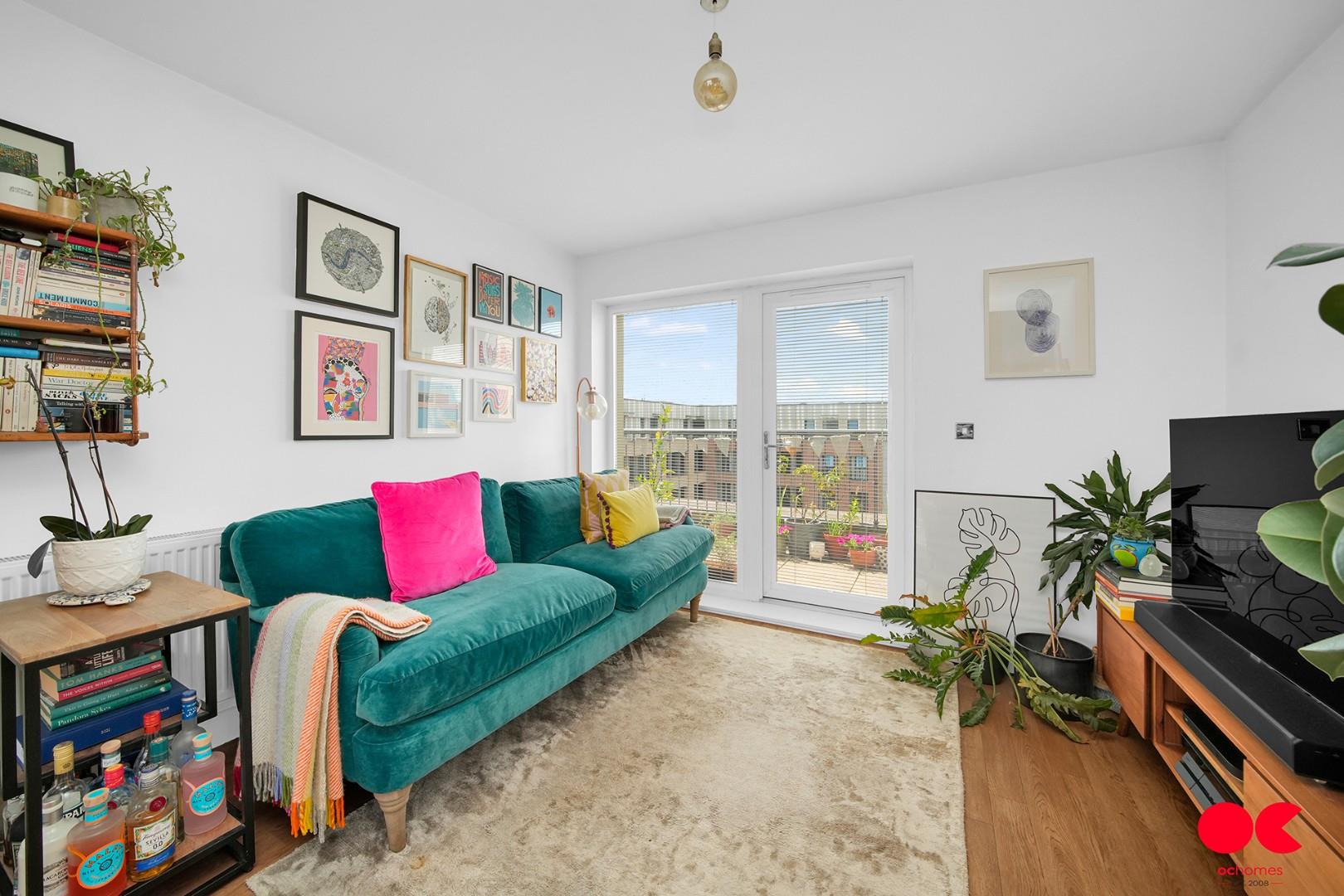 2 bed flat for sale in Maxwell Road, Romford  - Property Image 13