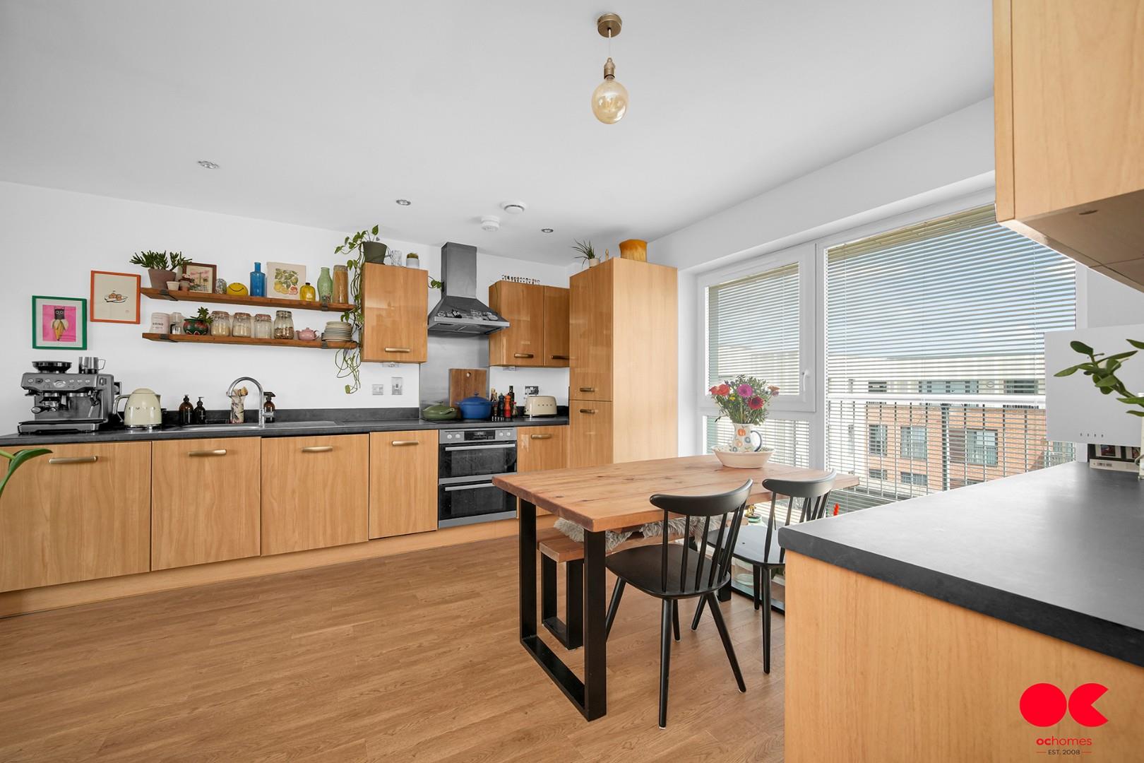2 bed flat for sale in Maxwell Road, Romford  - Property Image 3