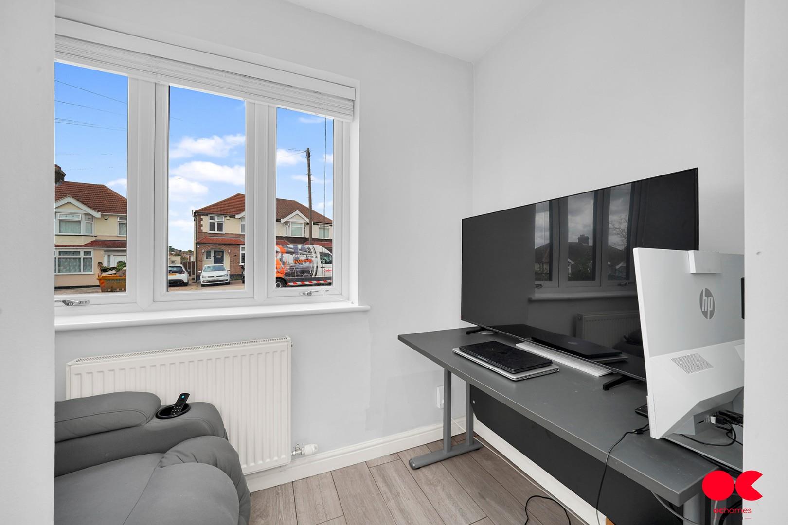 3 bed semi-detached house for sale in Parkside Avenue, Romford  - Property Image 17