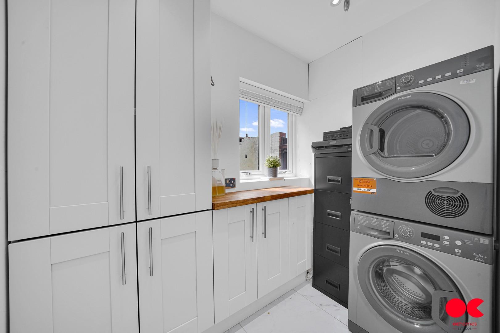 3 bed semi-detached house for sale in Parkside Avenue, Romford  - Property Image 35