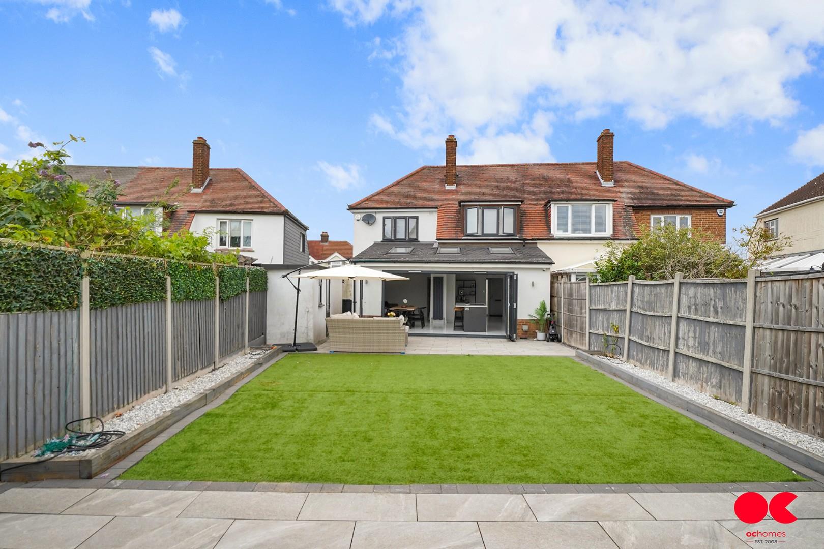 3 bed semi-detached house for sale in Parkside Avenue, Romford  - Property Image 26