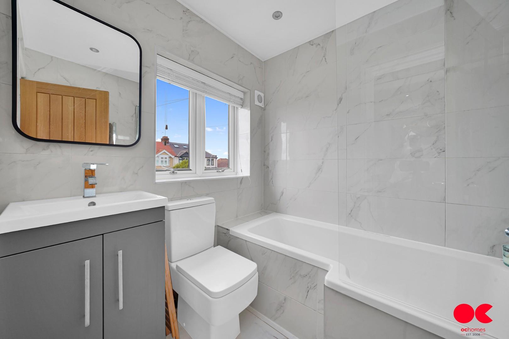 3 bed semi-detached house for sale in Parkside Avenue, Romford  - Property Image 5