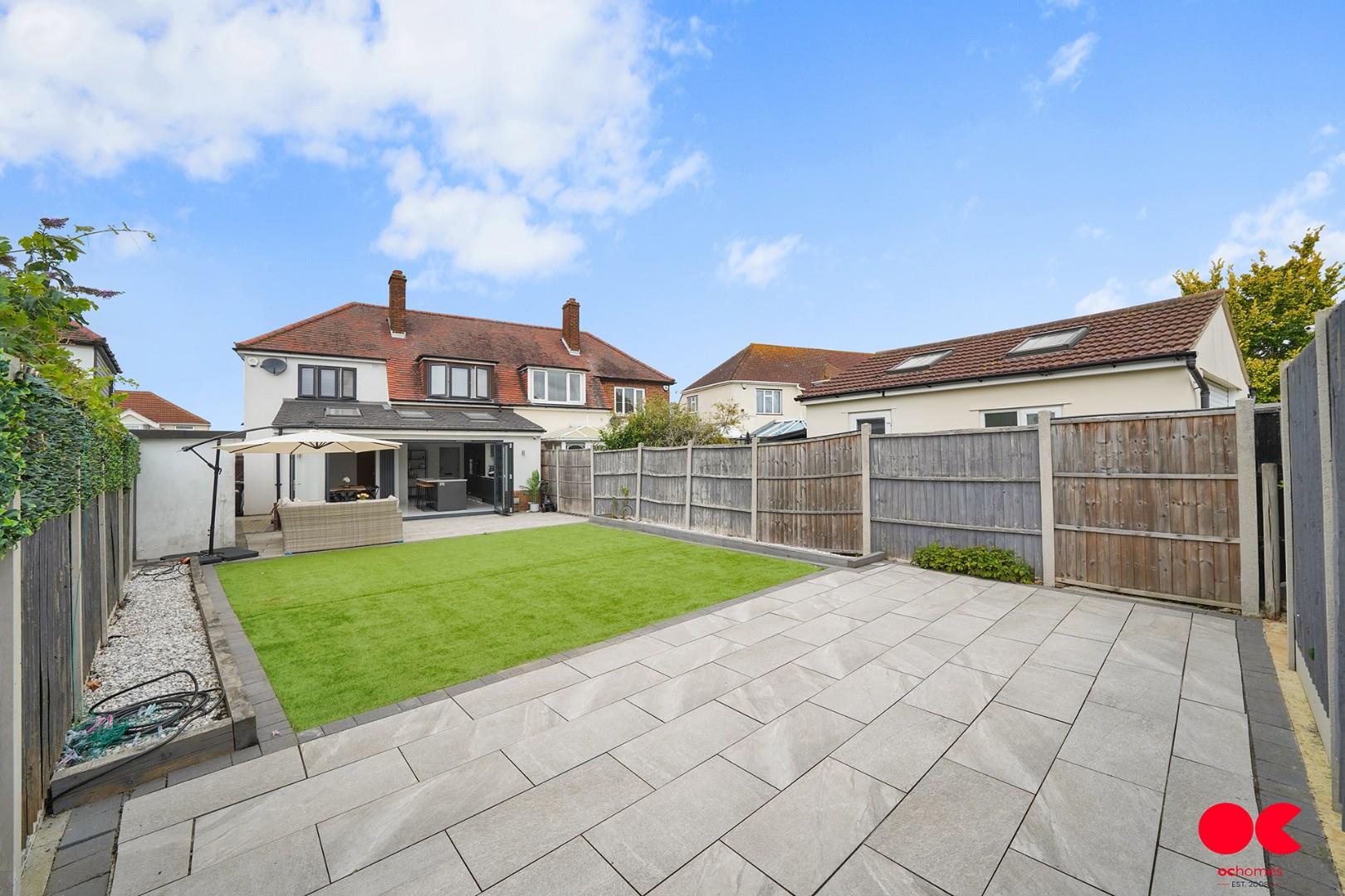 3 bed semi-detached house for sale in Parkside Avenue, Romford  - Property Image 3