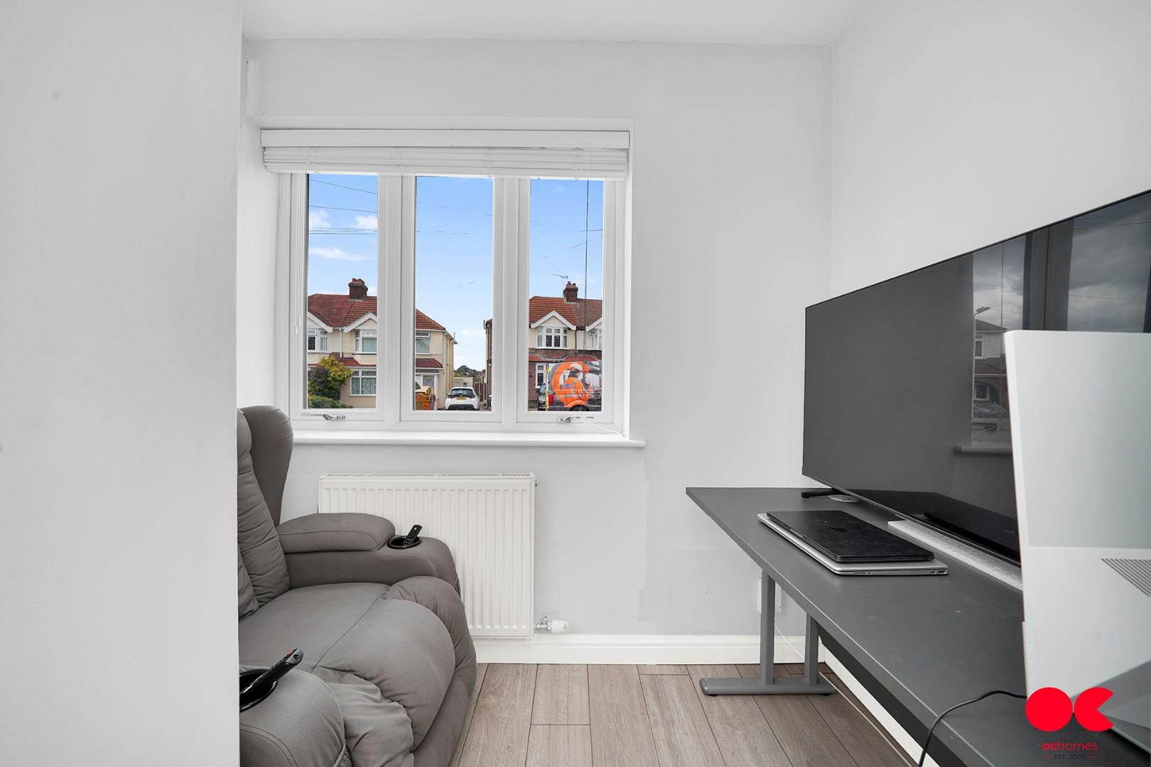 3 bed semi-detached house for sale in Parkside Avenue, Romford  - Property Image 18