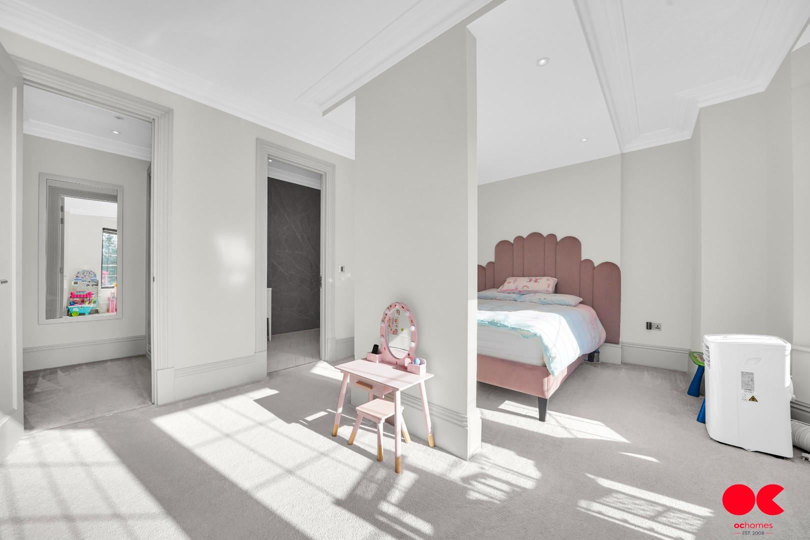 5 bed detached house for sale in Freeman Way, Emerson Park, Hornchurch  - Property Image 58