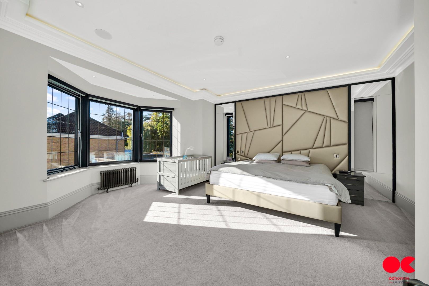 5 bed detached house for sale in Freeman Way, Emerson Park, Hornchurch  - Property Image 49