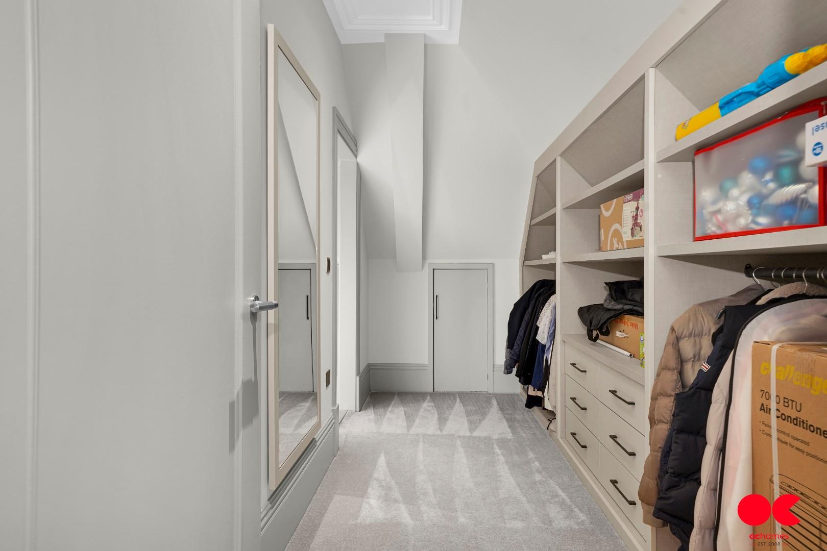 5 bed detached house for sale in Freeman Way, Emerson Park, Hornchurch  - Property Image 47