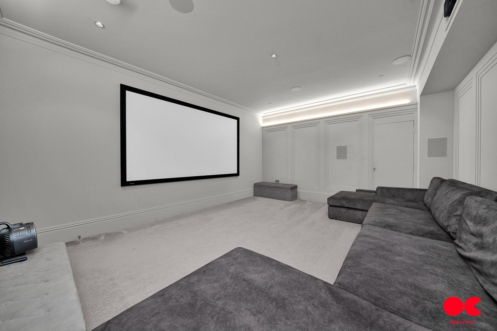 5 bed detached house for sale in Freeman Way, Emerson Park, Hornchurch  - Property Image 6