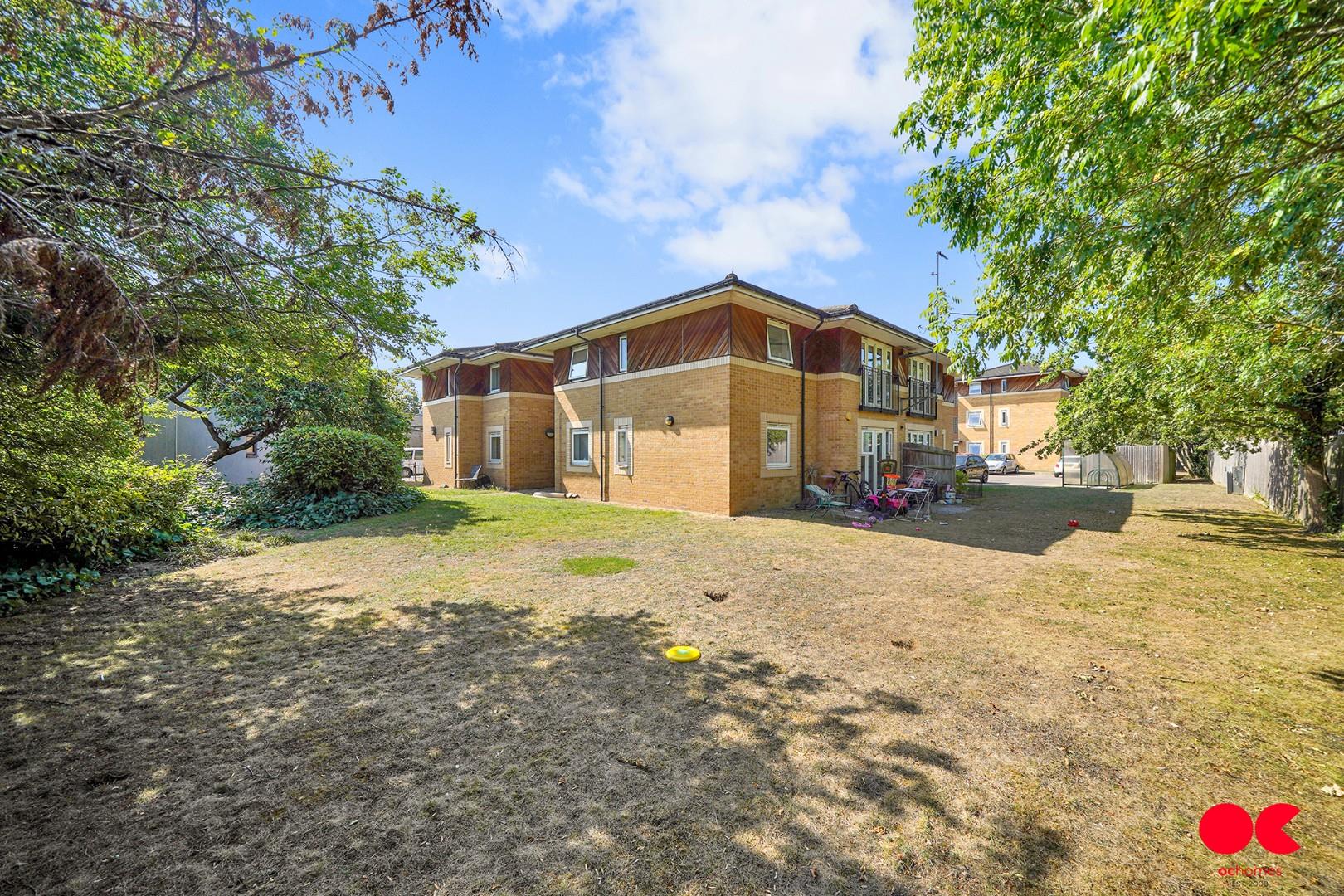 2 bed flat for sale in Stafford Avenue, Hornchurch  - Property Image 16