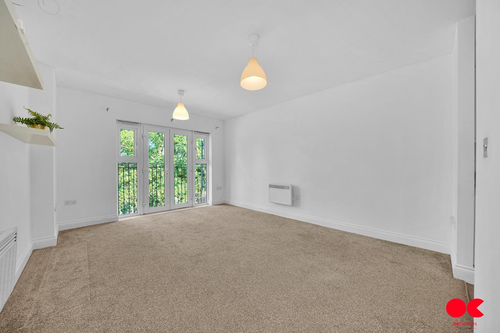 2 bed flat for sale in Stafford Avenue, Hornchurch  - Property Image 2
