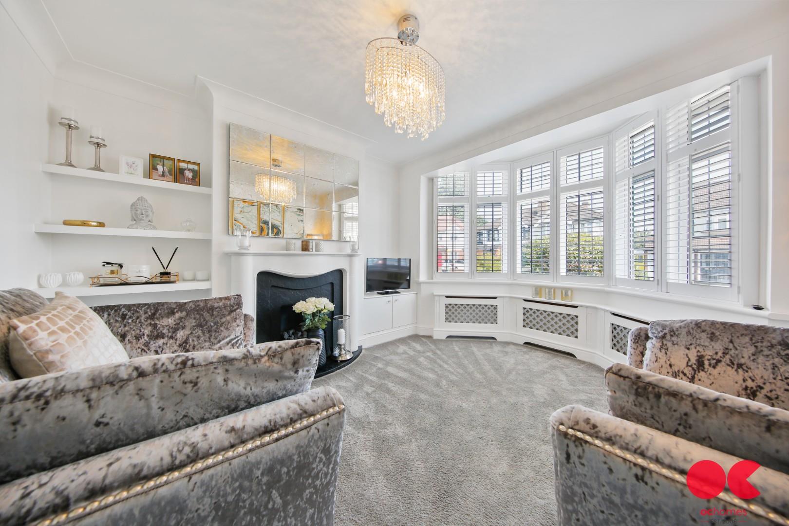 4 bed semi-detached house for sale in Woodlands Road, Romford  - Property Image 4