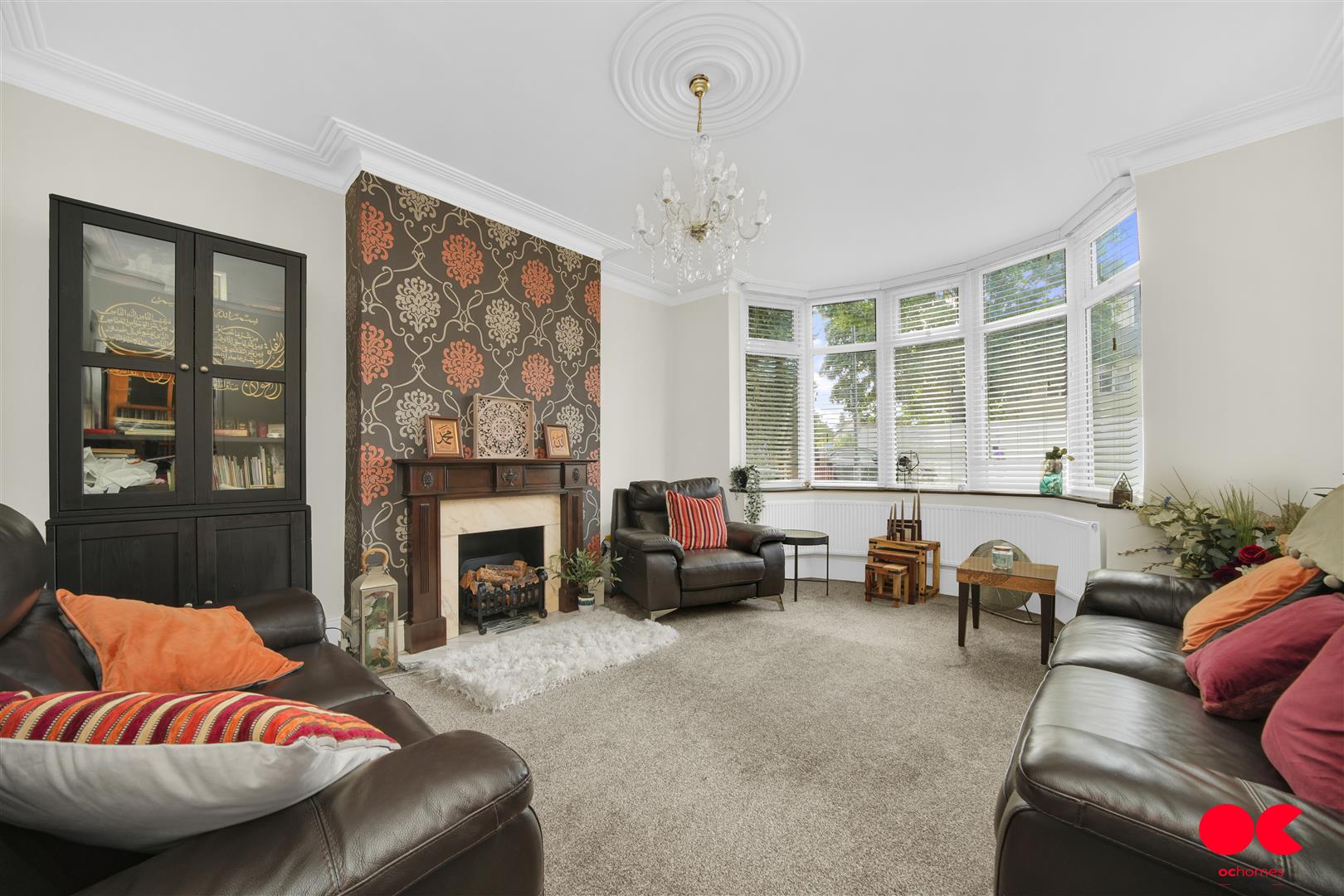 4 bed semi-detached house for sale in Park Avenue, Ilford  - Property Image 2
