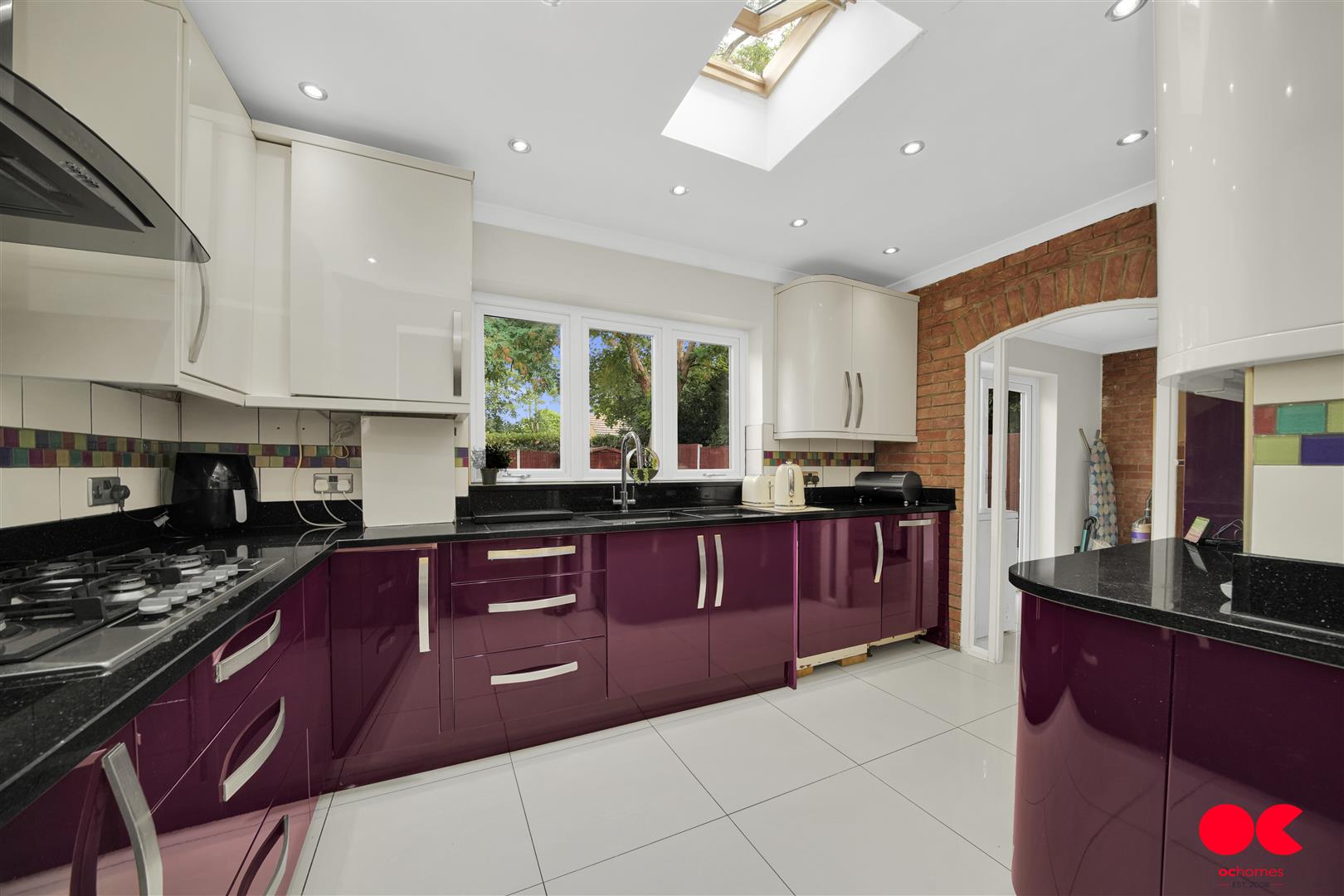 4 bed semi-detached house for sale in Park Avenue, Ilford  - Property Image 3