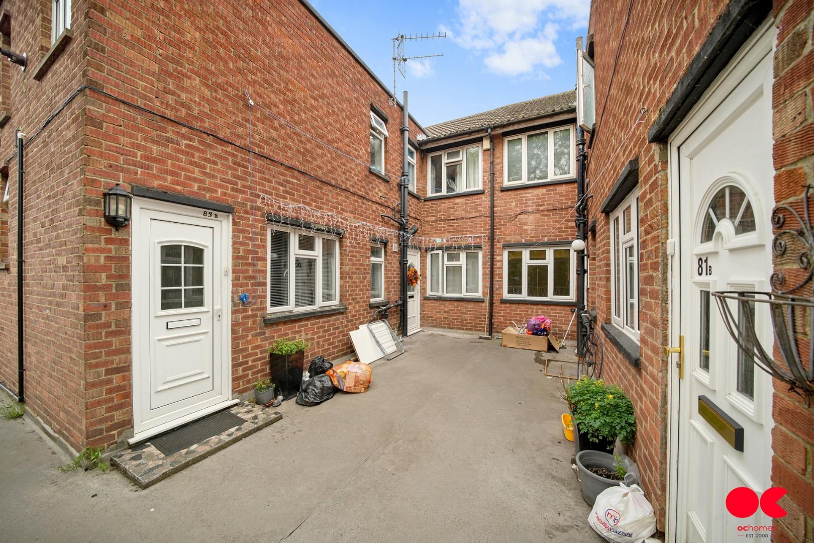 2 bed flat for sale in Main Road, Gidea Park  - Property Image 7