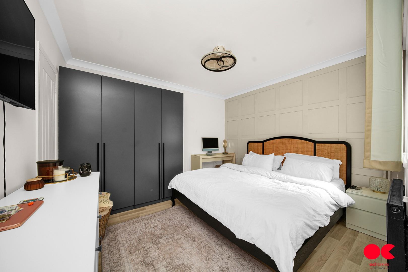 2 bed flat for sale in Main Road, Gidea Park  - Property Image 16