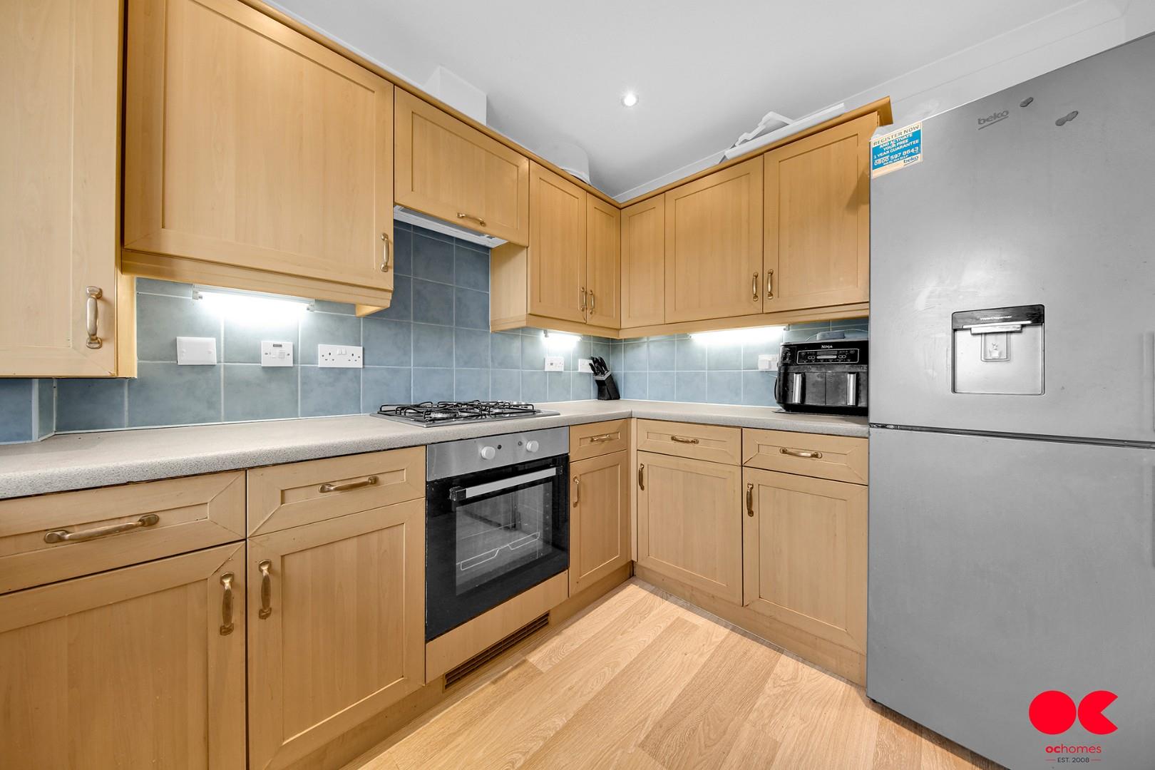 2 bed flat for sale in Monkwood Close, Romford  - Property Image 2