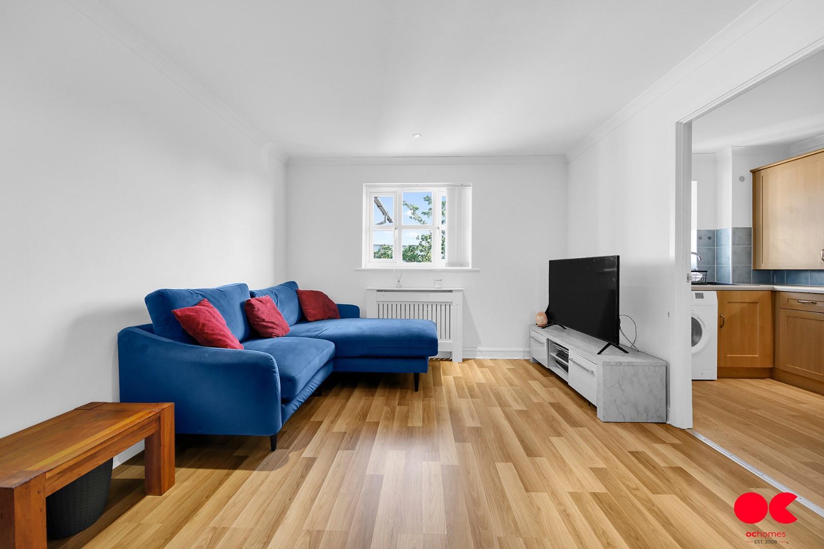 2 bed flat for sale in Monkwood Close, Romford  - Property Image 8