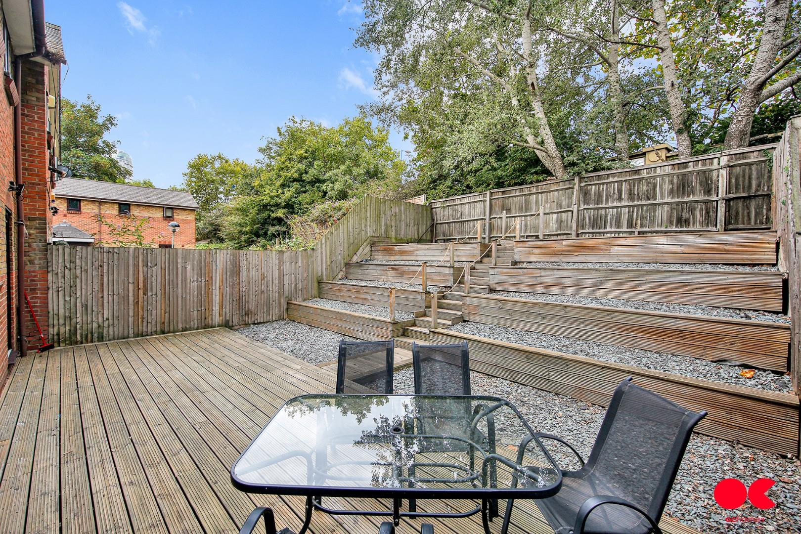 3 bed terraced house to rent in Athol Square, Poplar  - Property Image 23
