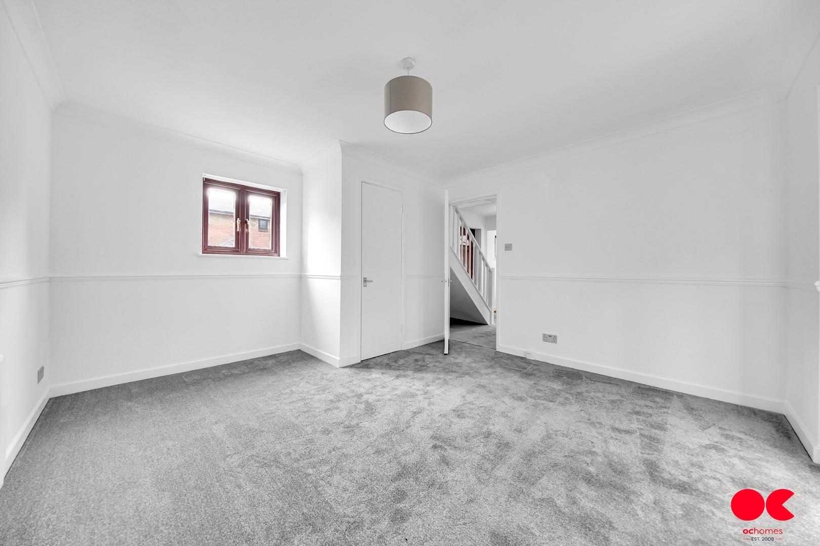3 bed terraced house to rent in Athol Square, Poplar  - Property Image 2
