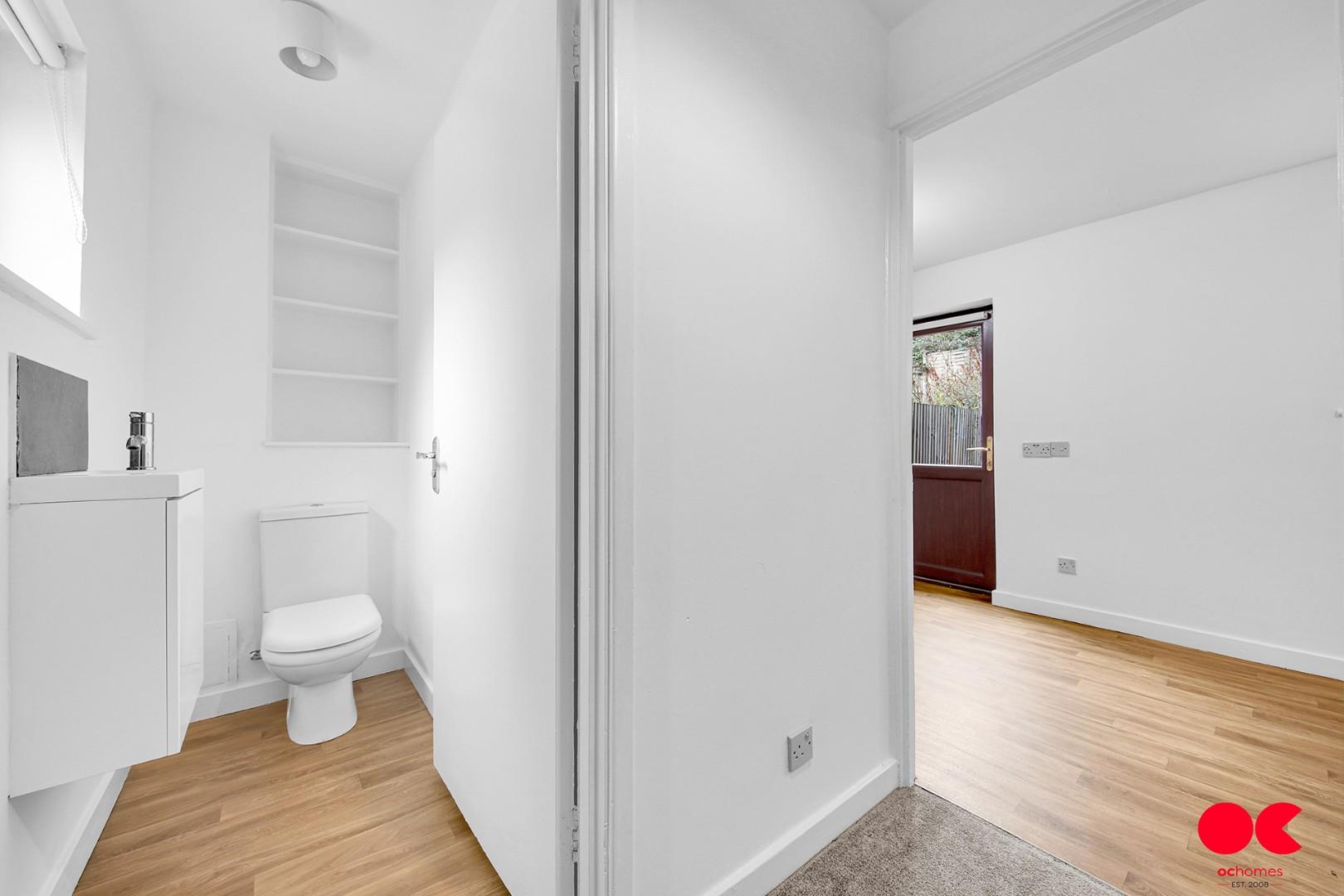 3 bed terraced house to rent in Athol Square, Poplar  - Property Image 21