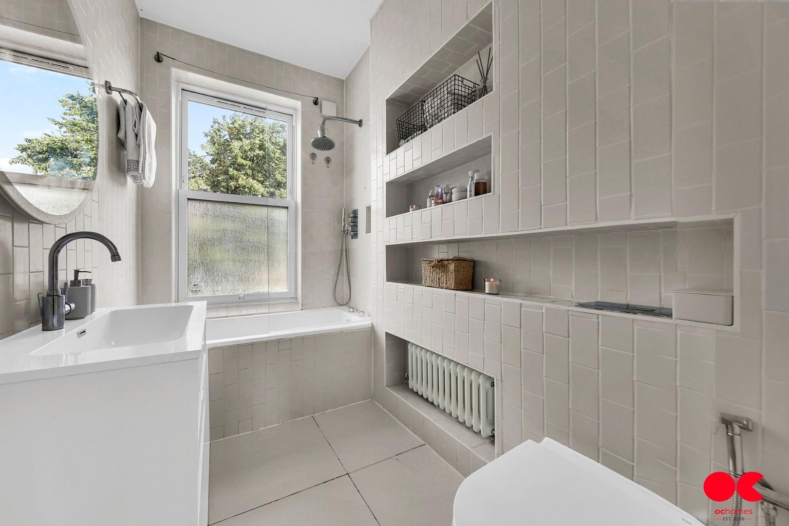 2 bed terraced house for sale in Byron Avenue, Manor Park  - Property Image 2