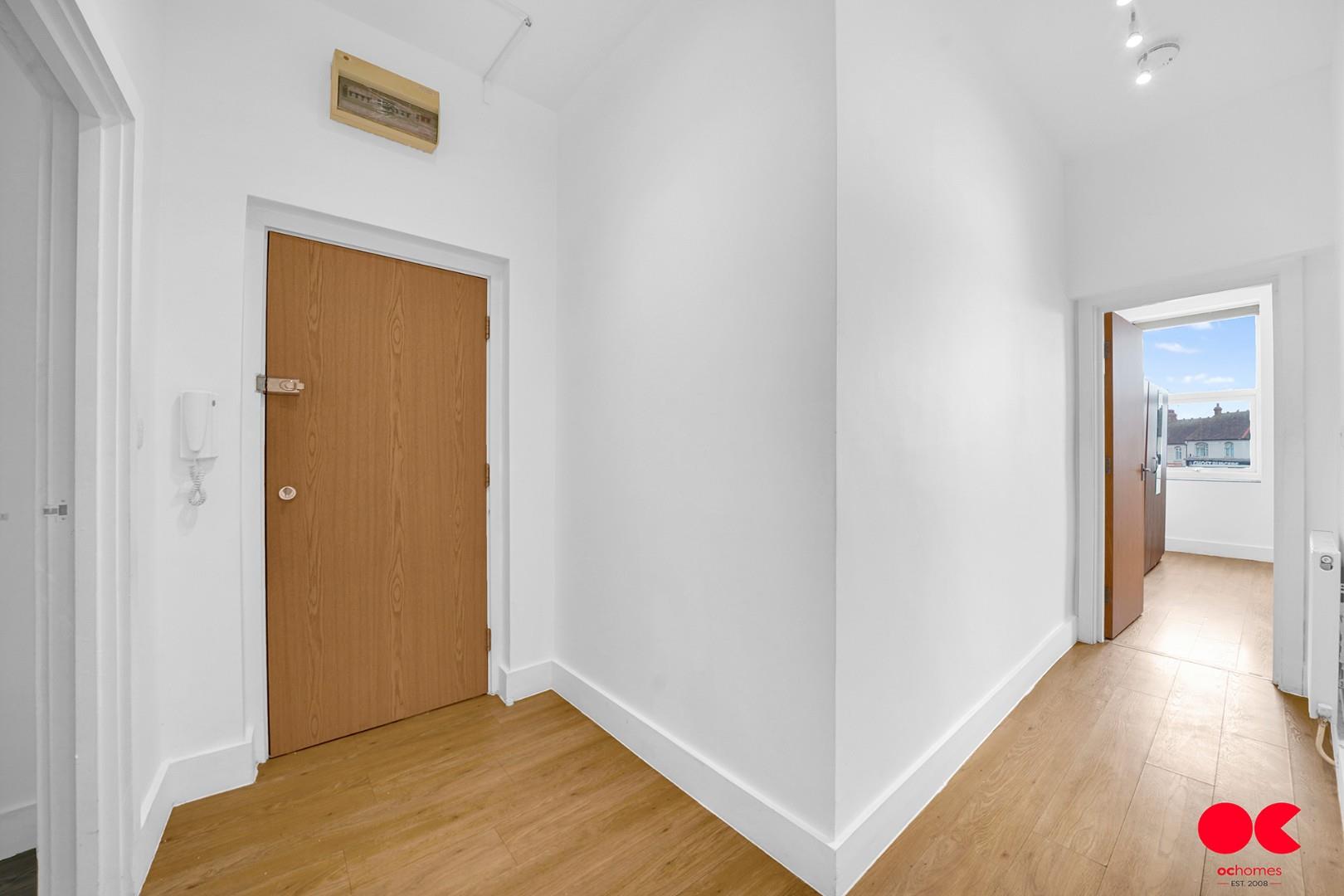 2 bed flat to rent in Cranbrook Road, Ilford  - Property Image 14