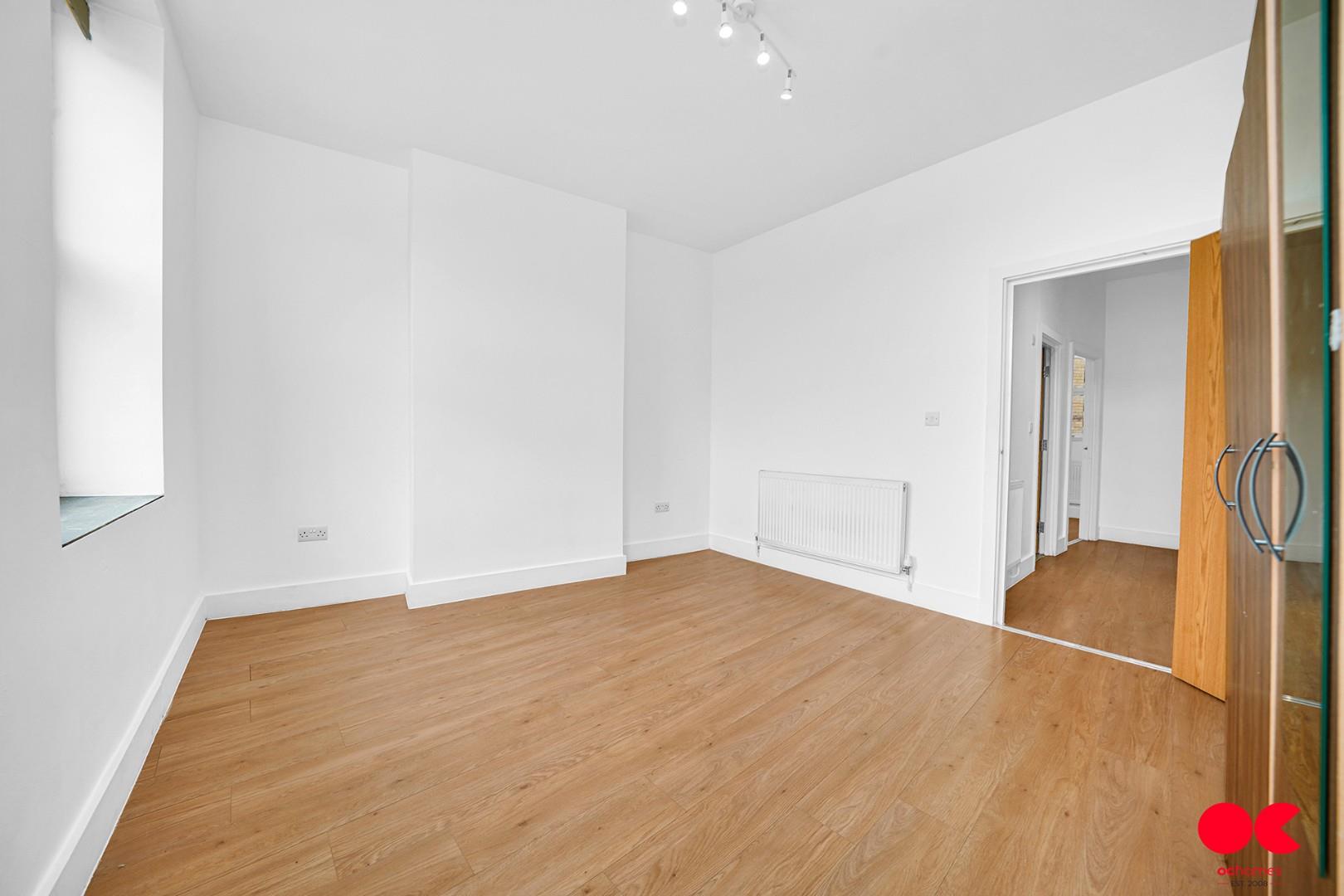 2 bed flat to rent in Cranbrook Road, Ilford  - Property Image 12