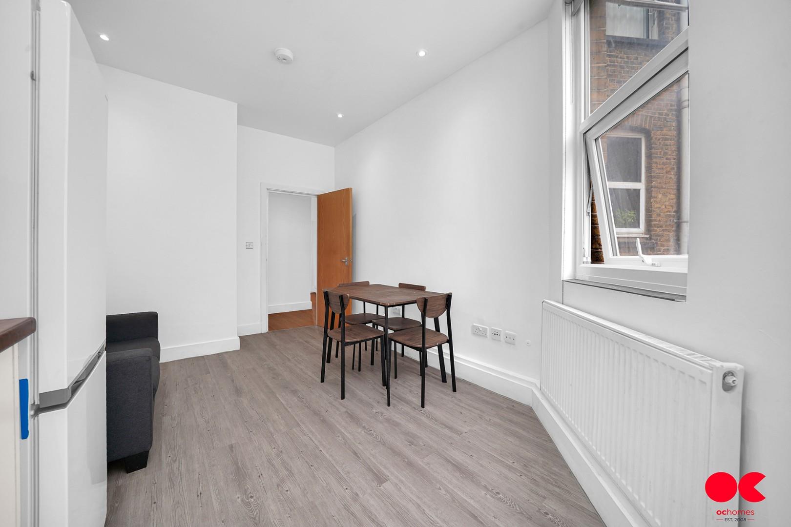 2 bed flat to rent in Cranbrook Road, Ilford  - Property Image 4