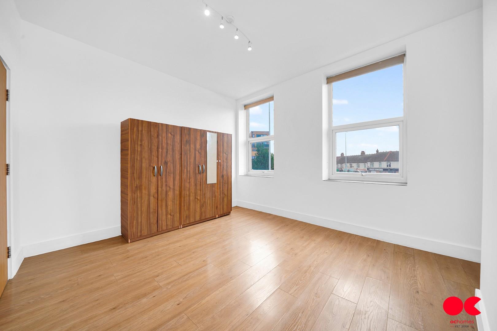 2 bed flat to rent in Cranbrook Road, Ilford  - Property Image 13