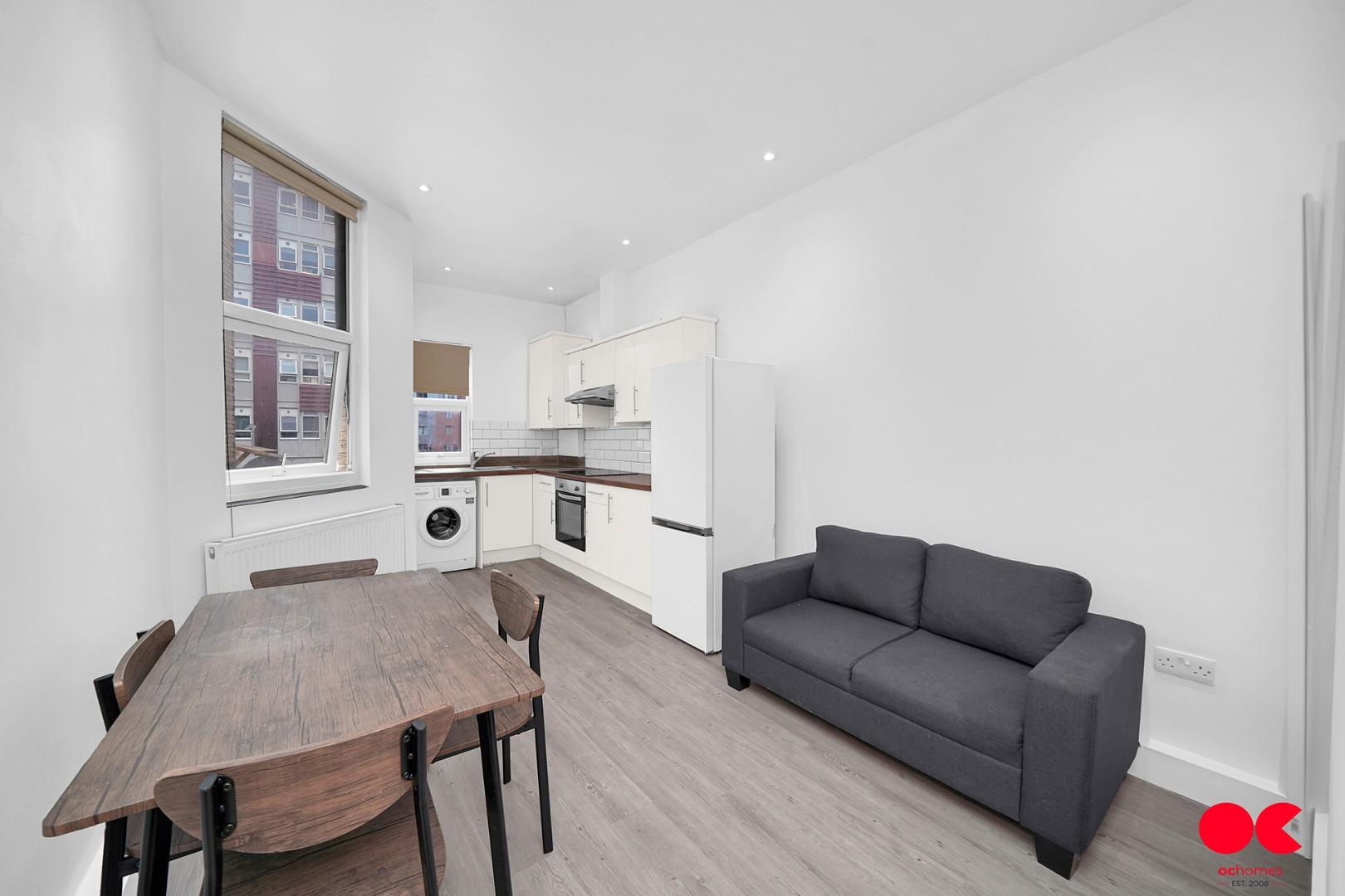 2 bed flat to rent in Cranbrook Road, Ilford  - Property Image 2